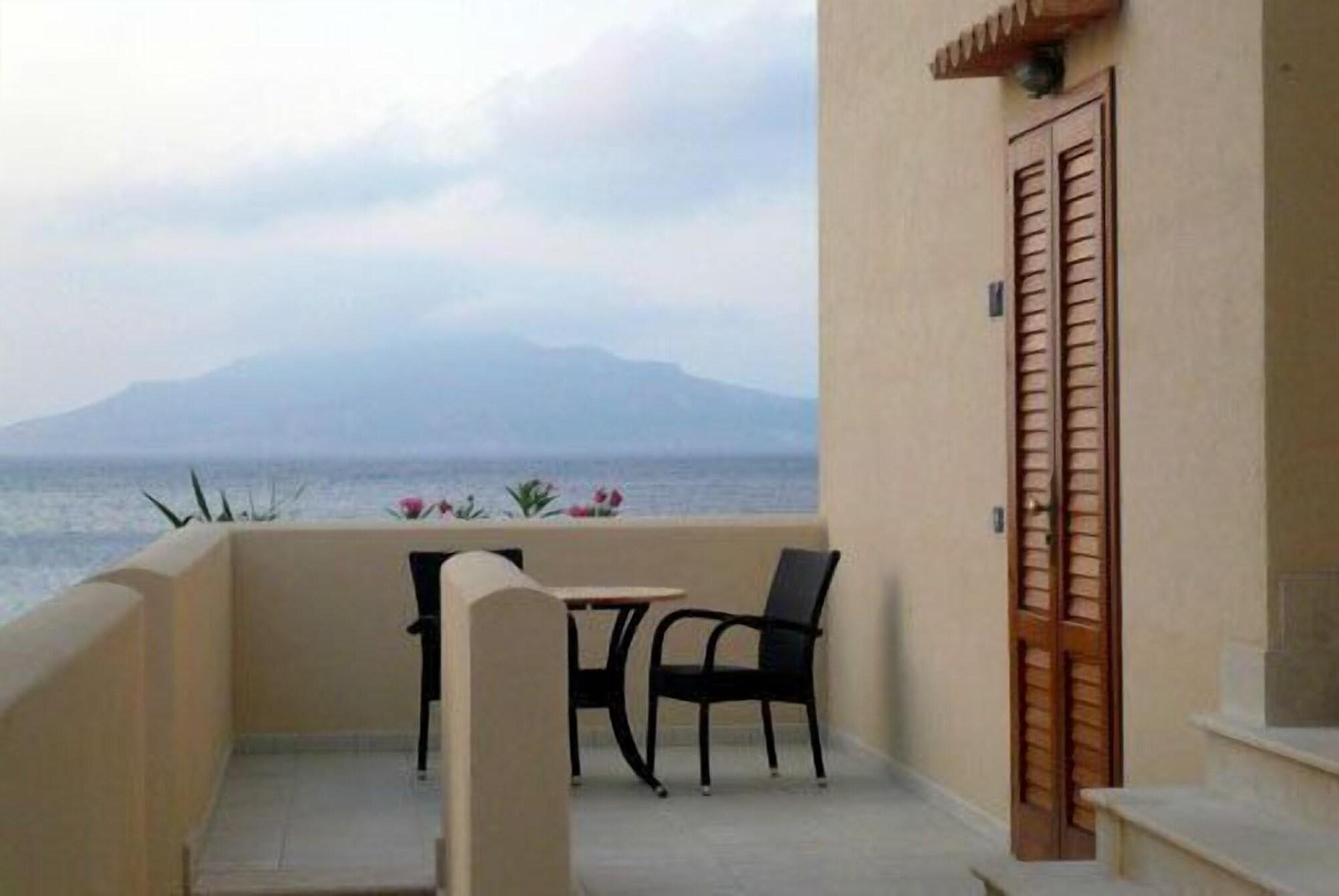 Tempo Di Mare Hotel Favignana Bagian luar foto