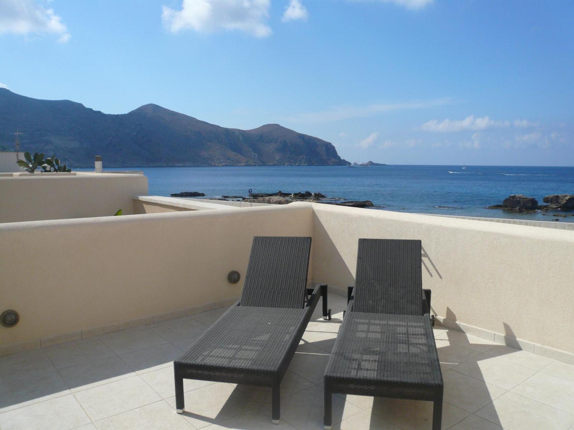 Tempo Di Mare Hotel Favignana Bagian luar foto